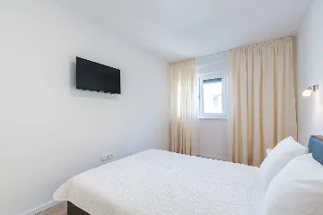 Vir 2-Bedroom Apartment for 4, Near Beach