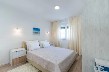 Vir 2-Bedroom Apartment for 4, Near Beach