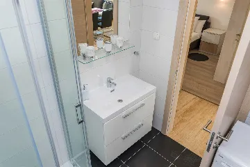 Vir 2-Bedroom Apartment for 4, Near Beach