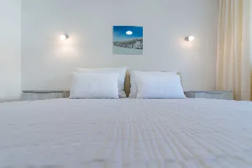 Vir 2-Bedroom Apartment for 4, Near Beach