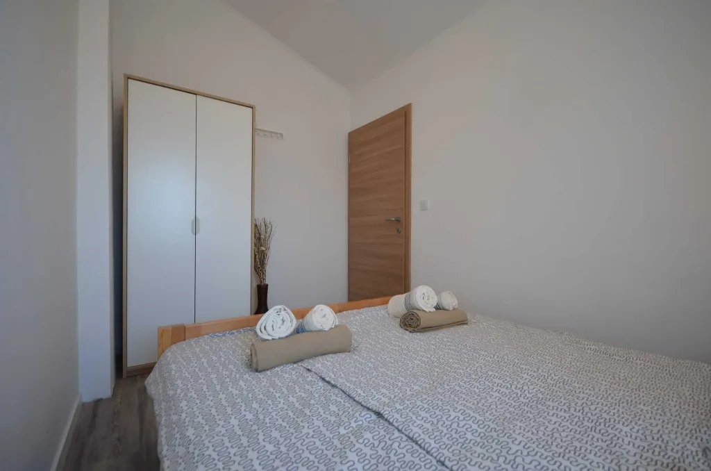Apartment with Sea View in Vir for 2-4 Guests