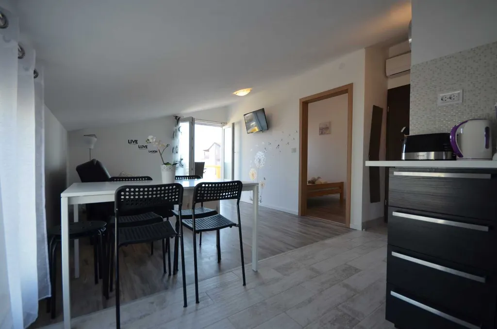 Apartment with Sea View in Vir for 2-4 Guests