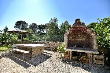 Apartment in Vir for 4–6 Guests