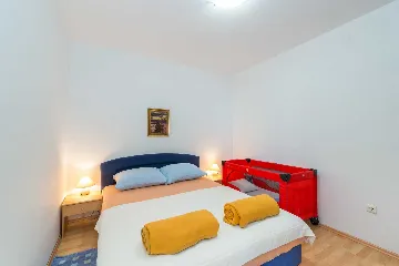 Vir Apartment for 2–4 Guests with Terrace