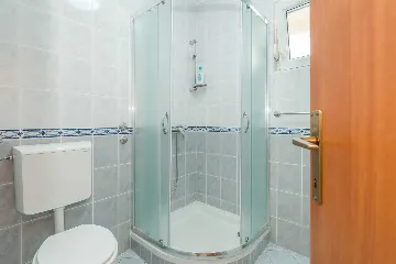 Vir Apartment for 2–4 Guests with Terrace