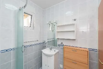 Vir Apartment for 2–4 Guests with Terrace