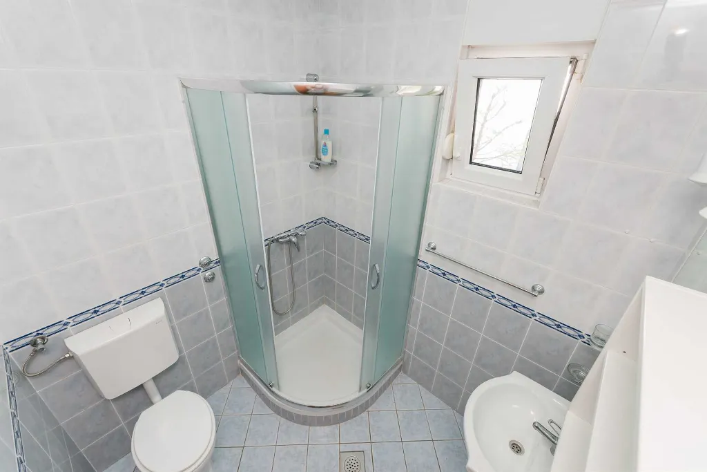 Vir Apartment for 2–4 Guests with Terrace