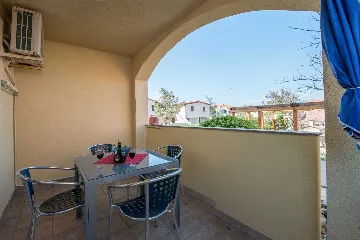 Vir Apartment for 2–4 Guests with Terrace