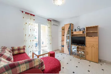 Vir Apartment for 3–5 with Partial Sea View