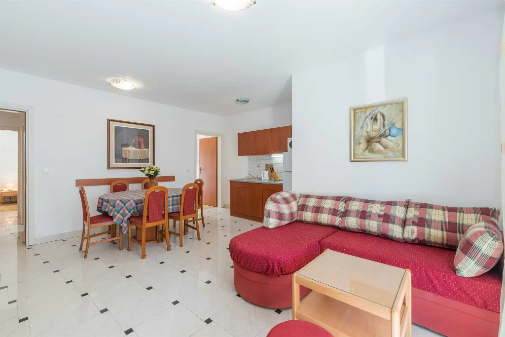 Vir Apartment for 3–5 with Partial Sea View