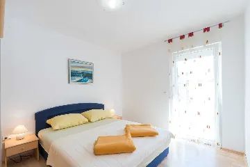 Vir Apartment for 3–5 with Partial Sea View