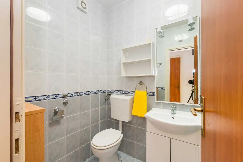Vir Apartment for 3–5 with Partial Sea View