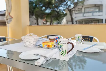 Vir Apartment for 3–5 with Partial Sea View