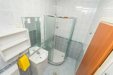 Vir Apartment for 3–5 with Partial Sea View