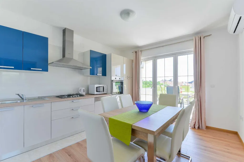 Modern Apartment in Vir for Up to 6 Guests