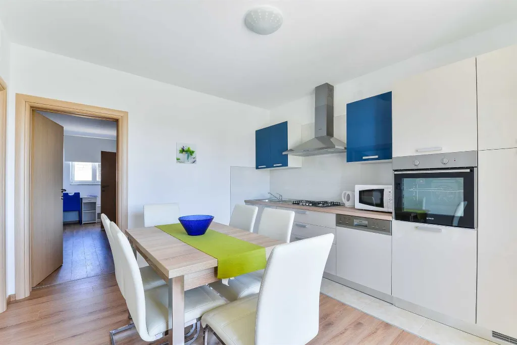 Modern Apartment in Vir for Up to 6 Guests