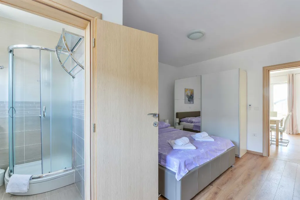 Modern Apartment in Vir for Up to 6 Guests