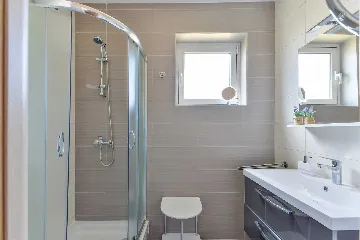 Modern Apartment in Vir for Up to 6 Guests