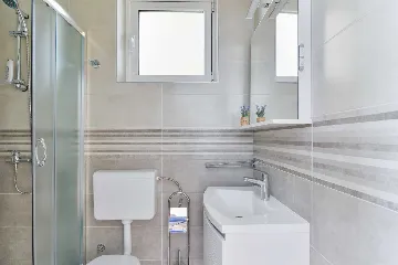 Modern Apartment in Vir for Up to 6 Guests