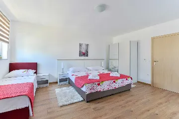 Modern Apartment in Vir for Up to 6 Guests