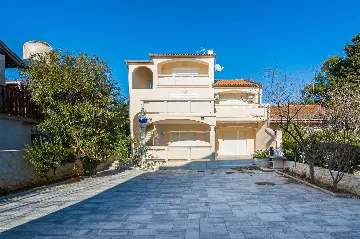 Studio in Vir with Sea View for 2–4 Guests