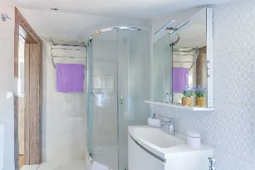 Studio in Vir with Sea View for 2–4 Guests