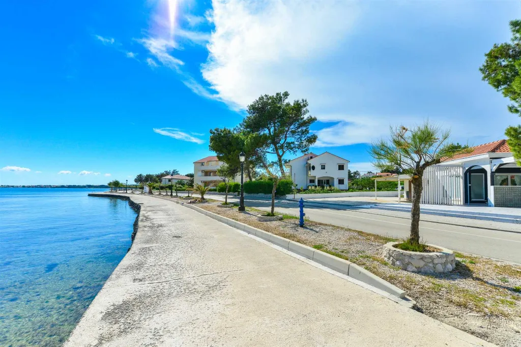 Apartment in Vir, 20 m from the beach