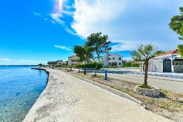 Apartment in Vir, 20 m from the beach