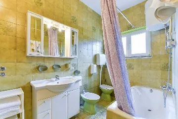 Apartment in Vir, 20 m from the beach