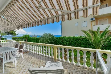 Apartment in Vir, 20 m from the beach