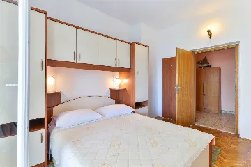 Apartment in Vir, 20 m from the beach