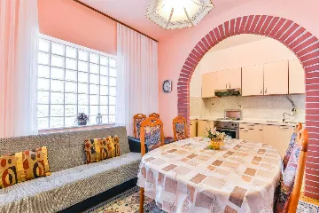 Apartment in Vir, 20 m from the beach