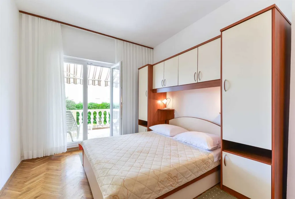 Apartment in Vir, 20 m from the beach