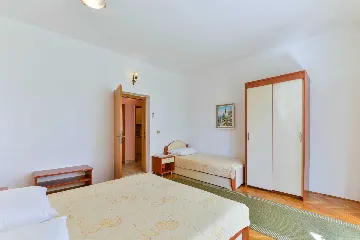 Apartment in Vir, 20 m from the beach