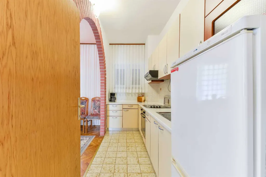 Apartment in Vir, 20 m from the beach