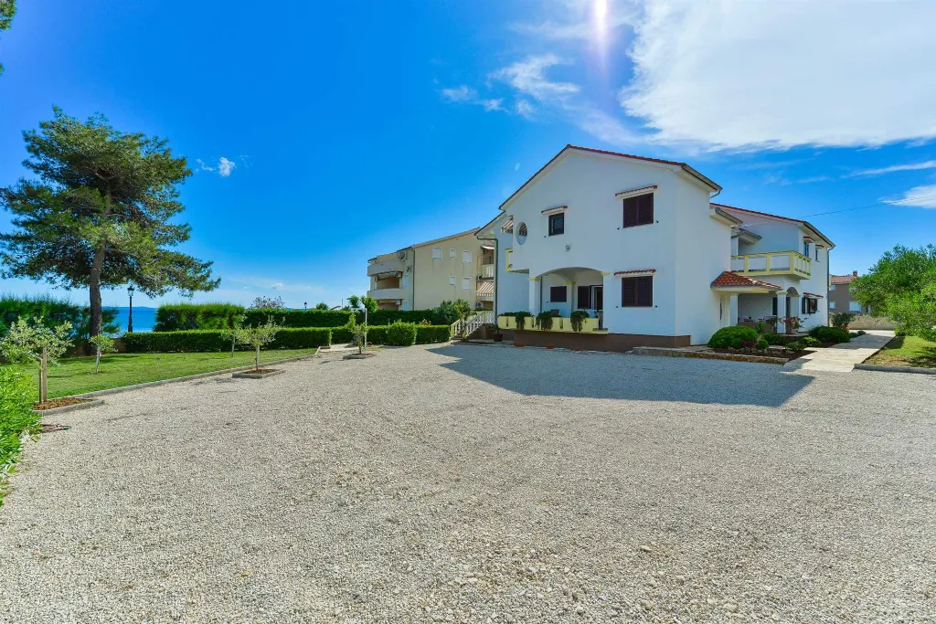 Vir Beach Apartment for 3 Guests with Sea View