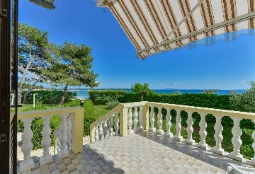 Vir Beach Apartment for 3 Guests with Sea View