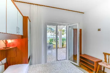 Vir Beach Apartment for 3 Guests with Sea View