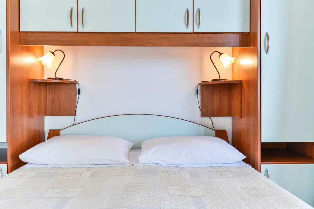 Vir Beach Apartment for 3 Guests with Sea View