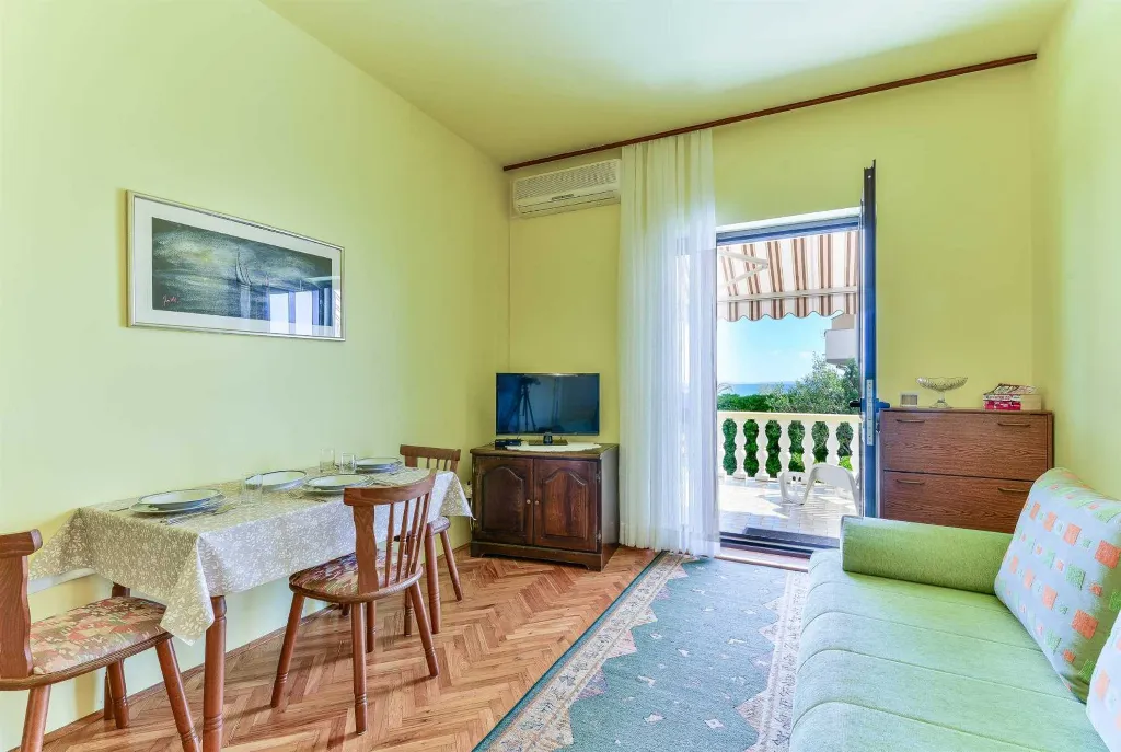 Vir Beach Apartment for 3 Guests with Sea View