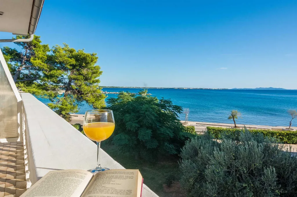 Beachfront Apartment with Sea-View Balcony in Vir