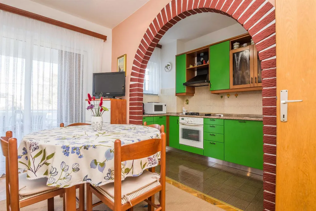 Beachfront Apartment with Sea-View Balcony in Vir