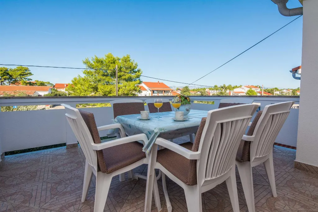 Beachfront Apartment with Sea-View Balcony in Vir