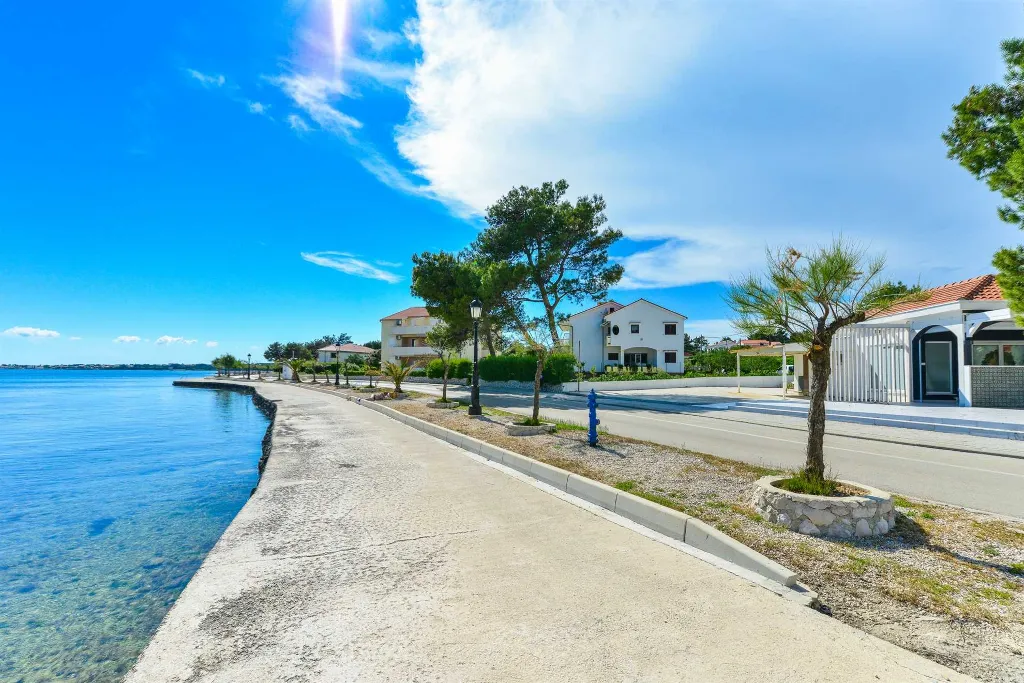 Beachfront Apartment with Sea-View Balcony in Vir