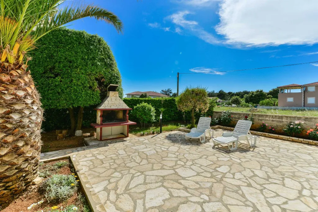 Sea-View Apartment in Vir for 2-4 Guests