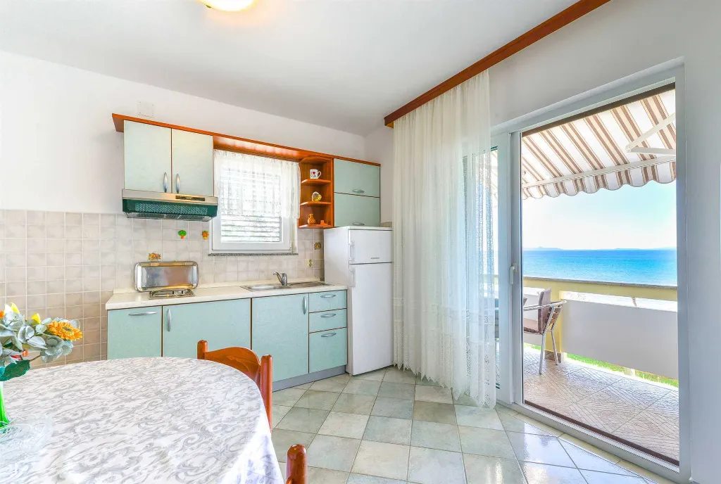 Sea-View Apartment in Vir for 2-4 Guests