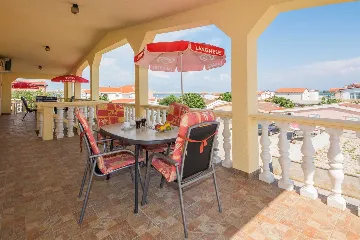 Sea-View Balcony Apartment in Vir for Up to 4 Guests