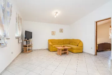 Sea-View Balcony Apartment in Vir for Up to 4 Guests