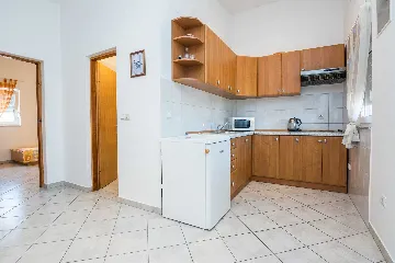 Sea-View Balcony Apartment in Vir for Up to 4 Guests