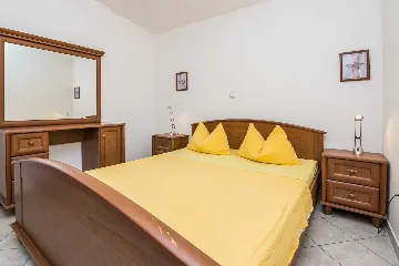 Sea-View Balcony Apartment in Vir for Up to 4 Guests